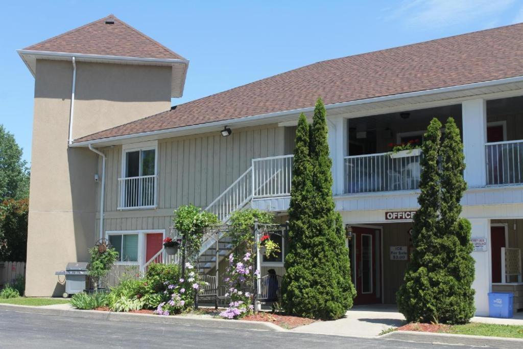Saga Resort Wasaga Beach Exterior photo